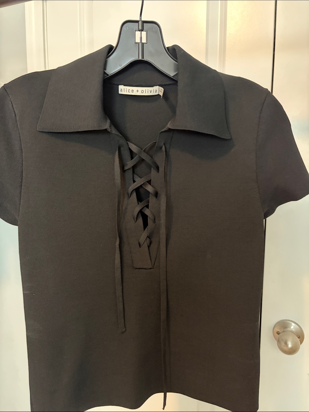 Alice + Olivia Black Lace-Up V-Neck Short Sleeve Sweater